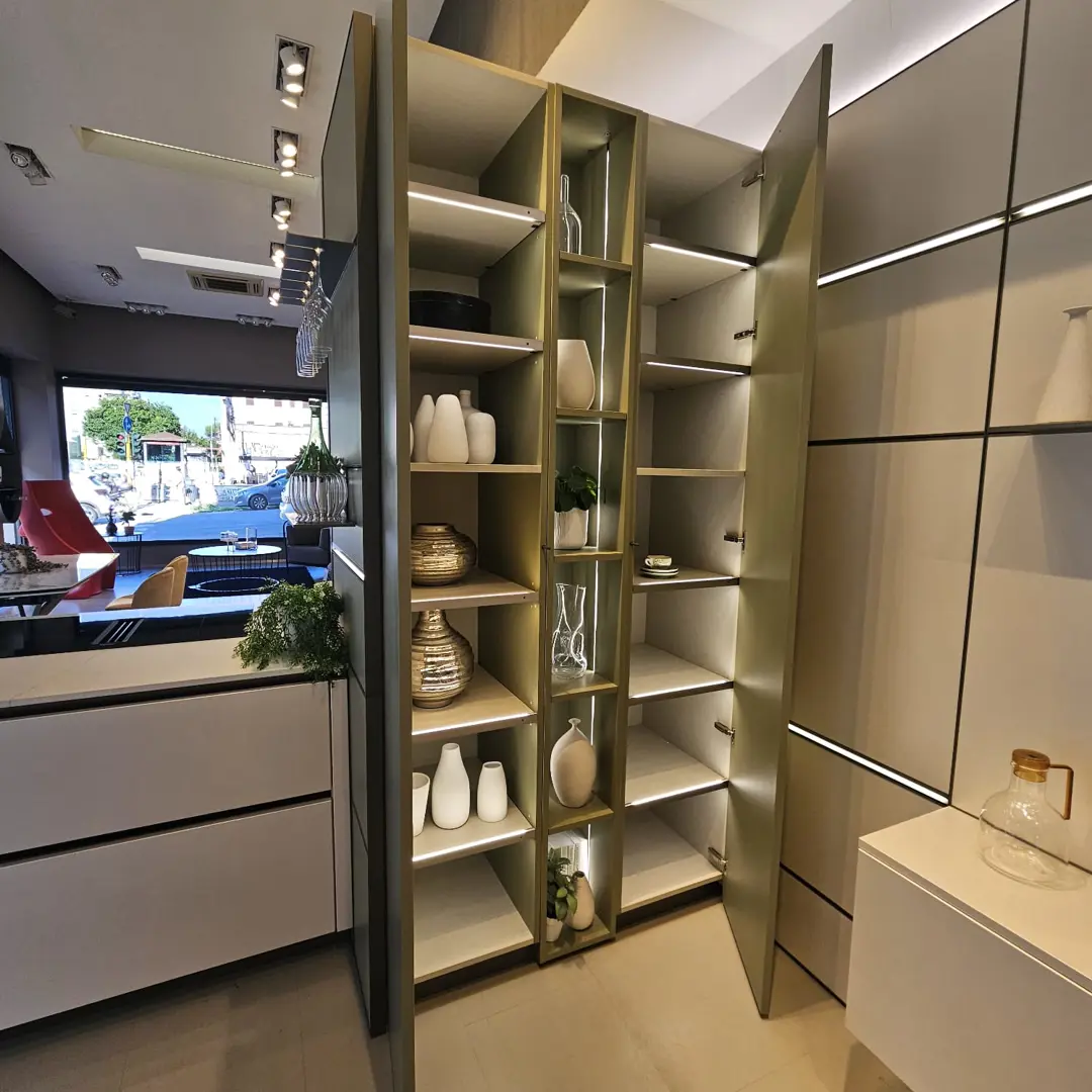 LOUNGE ANGOLARE
