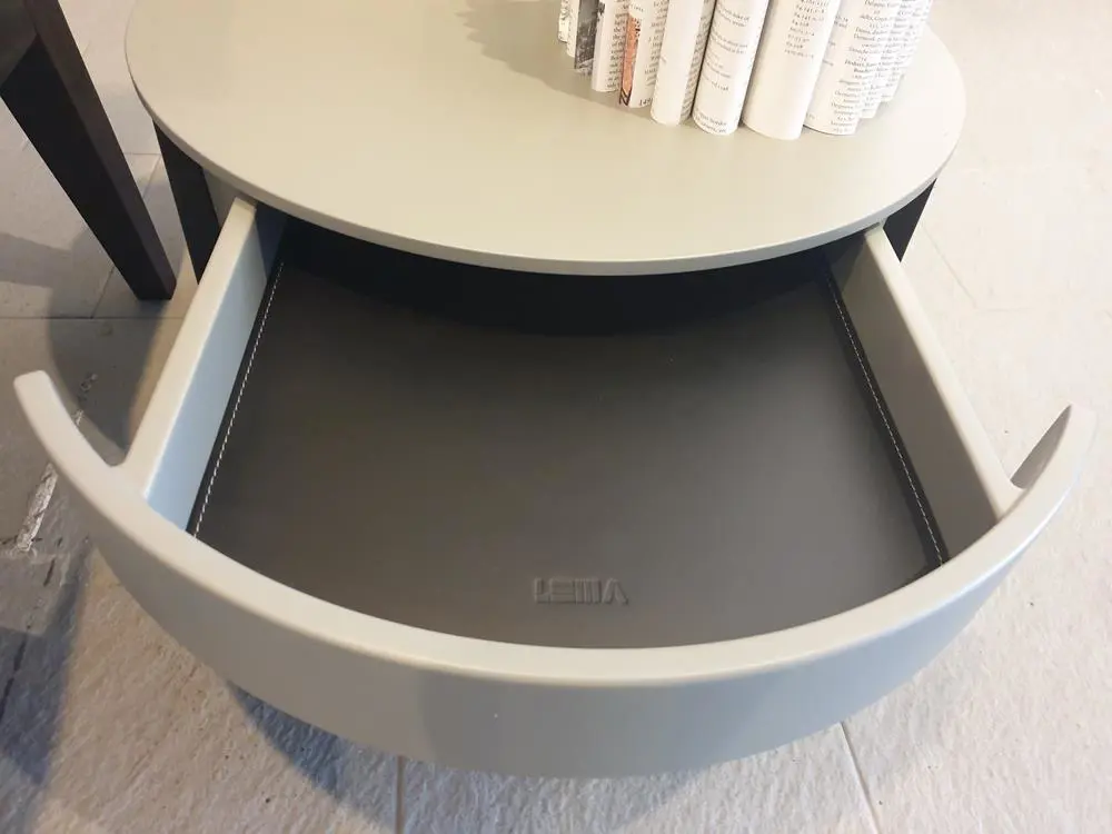 Sign tavolino lema con cassetto laccato salvia