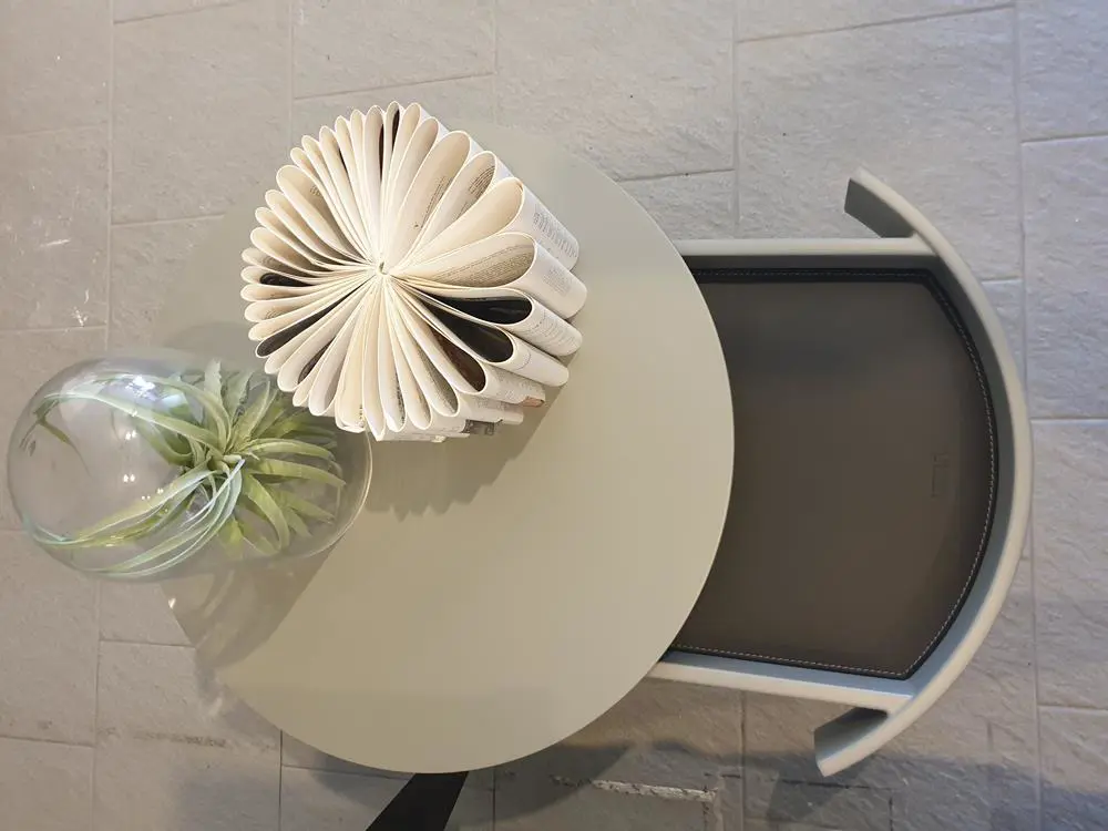 Sign tavolino lema con cassetto laccato salvia