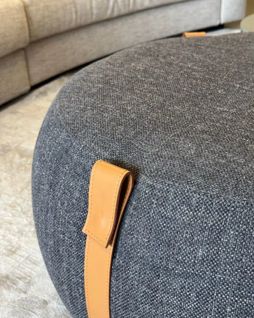 Notch pouff tondo Lema con cuoio sfoderabile