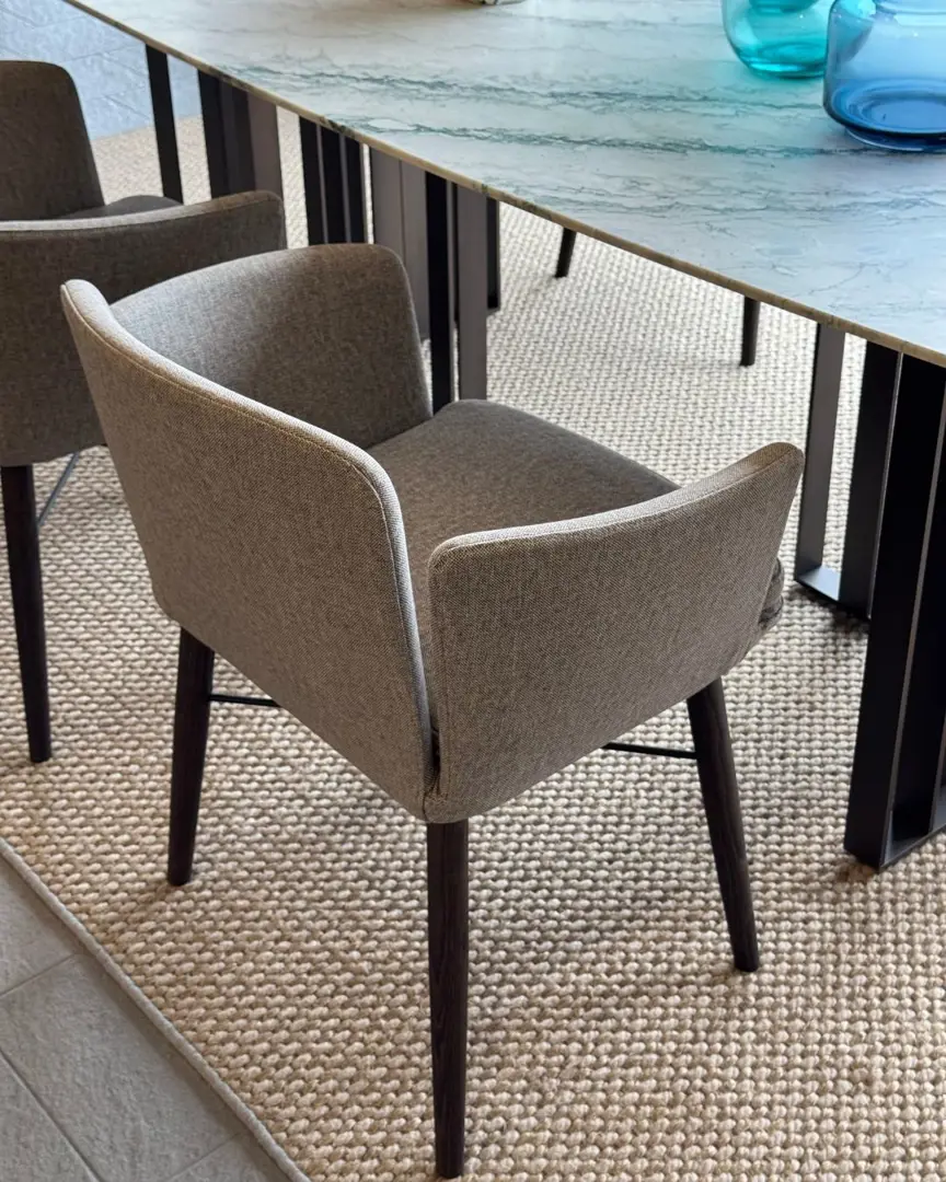 Tabby poltroncina imbottita Lema sfoderabili