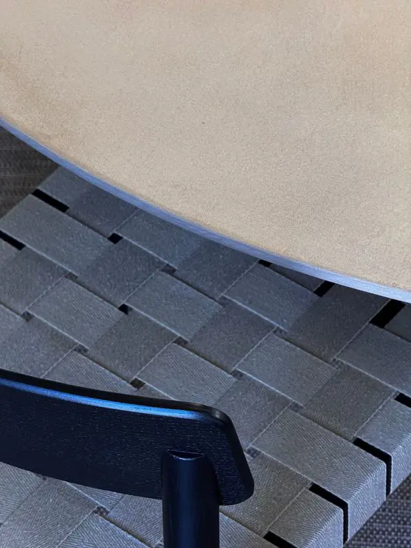 In-Between tavolo pranzo tondo 140 Lema finitura argilla