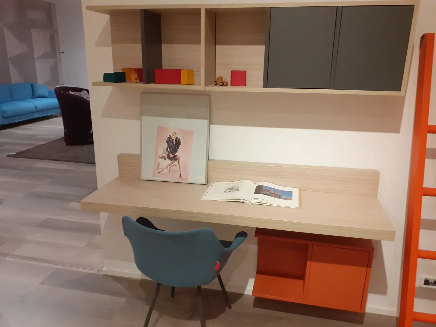 NS71202   Scrittoio sospeso  per cameretta