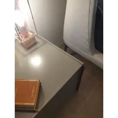 coppia comodini Giro Giro laccato fango e ciliegia