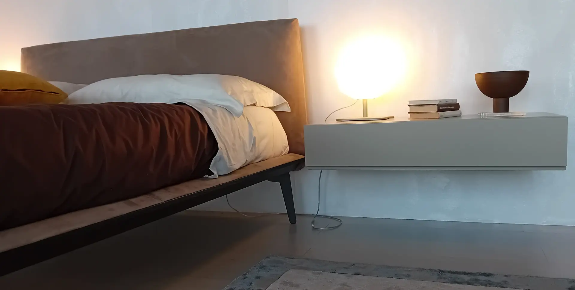 Letto Xilo con testata imbottita