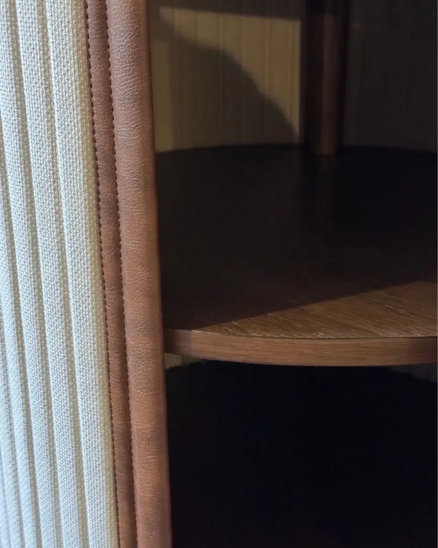 Audacious mobile contenitore a fagiolo con ante in tessuto