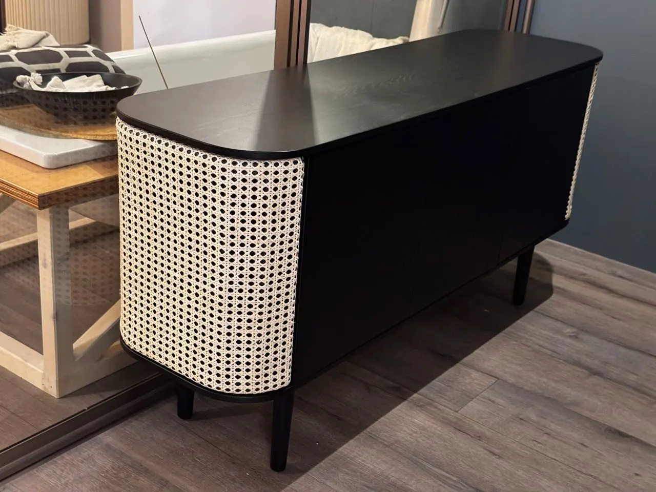 Treasures credenza 3 ante con sportelli laterali paglia