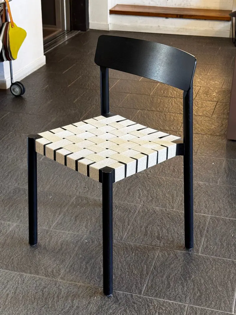 Betty 4 sedie rovere laccato nero e corda lino