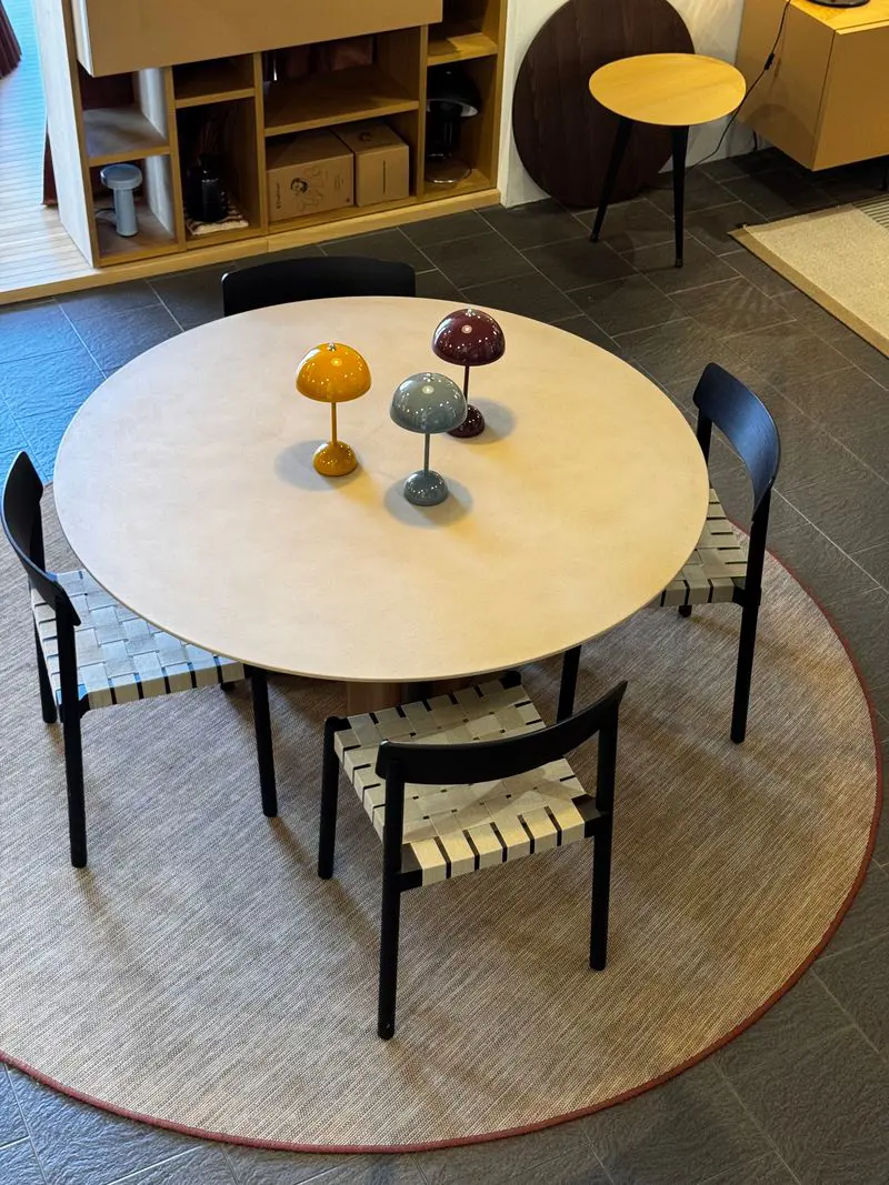 Betty 4 sedie rovere laccato nero e corda lino