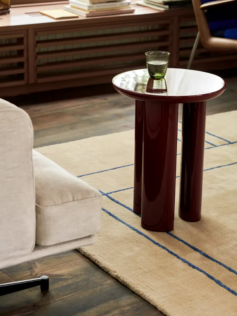 tung tavolino laccato rosso lucido