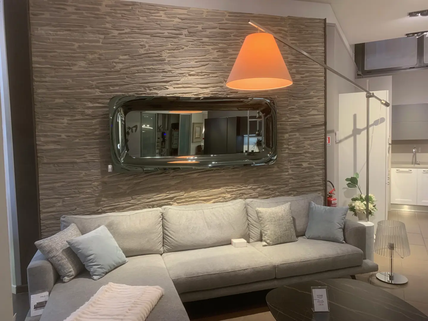 LAMPADA LIBRA - CATTELAN