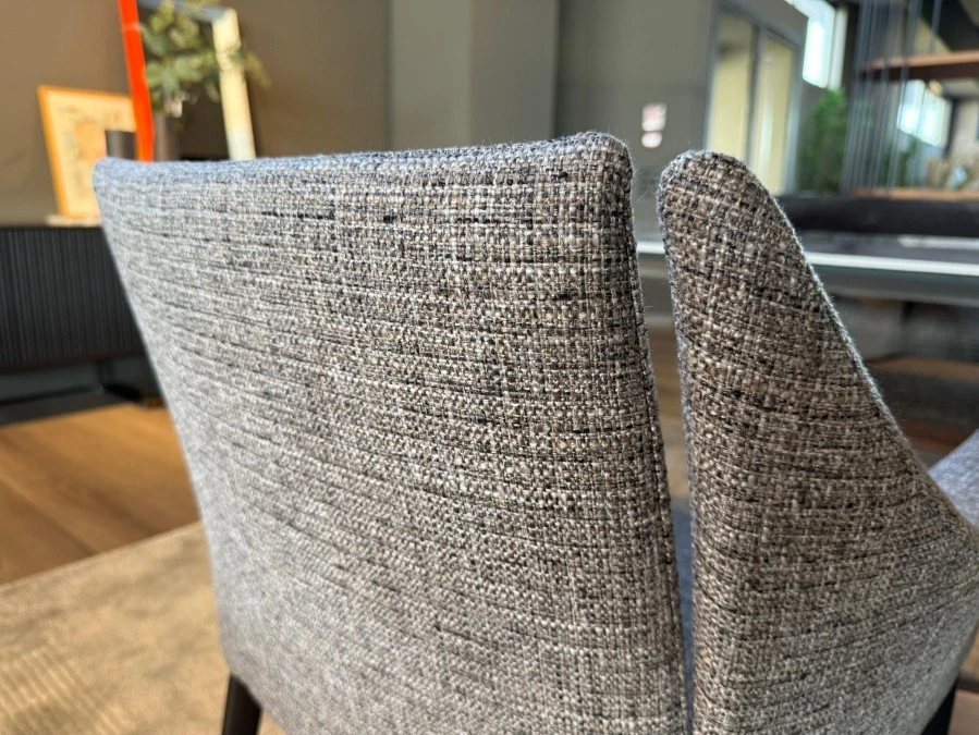 Sedia con braccioli Vela