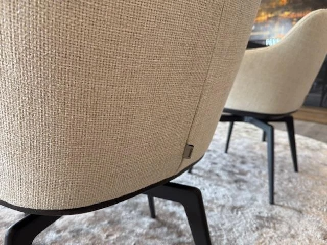 Sedia Caratos girevole