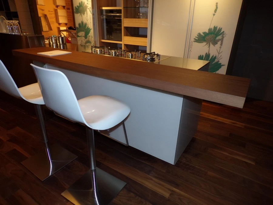 Cucina con isola Artematica Vitrum