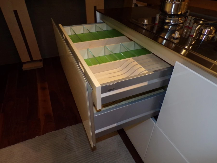 Cucina con isola Artematica Vitrum