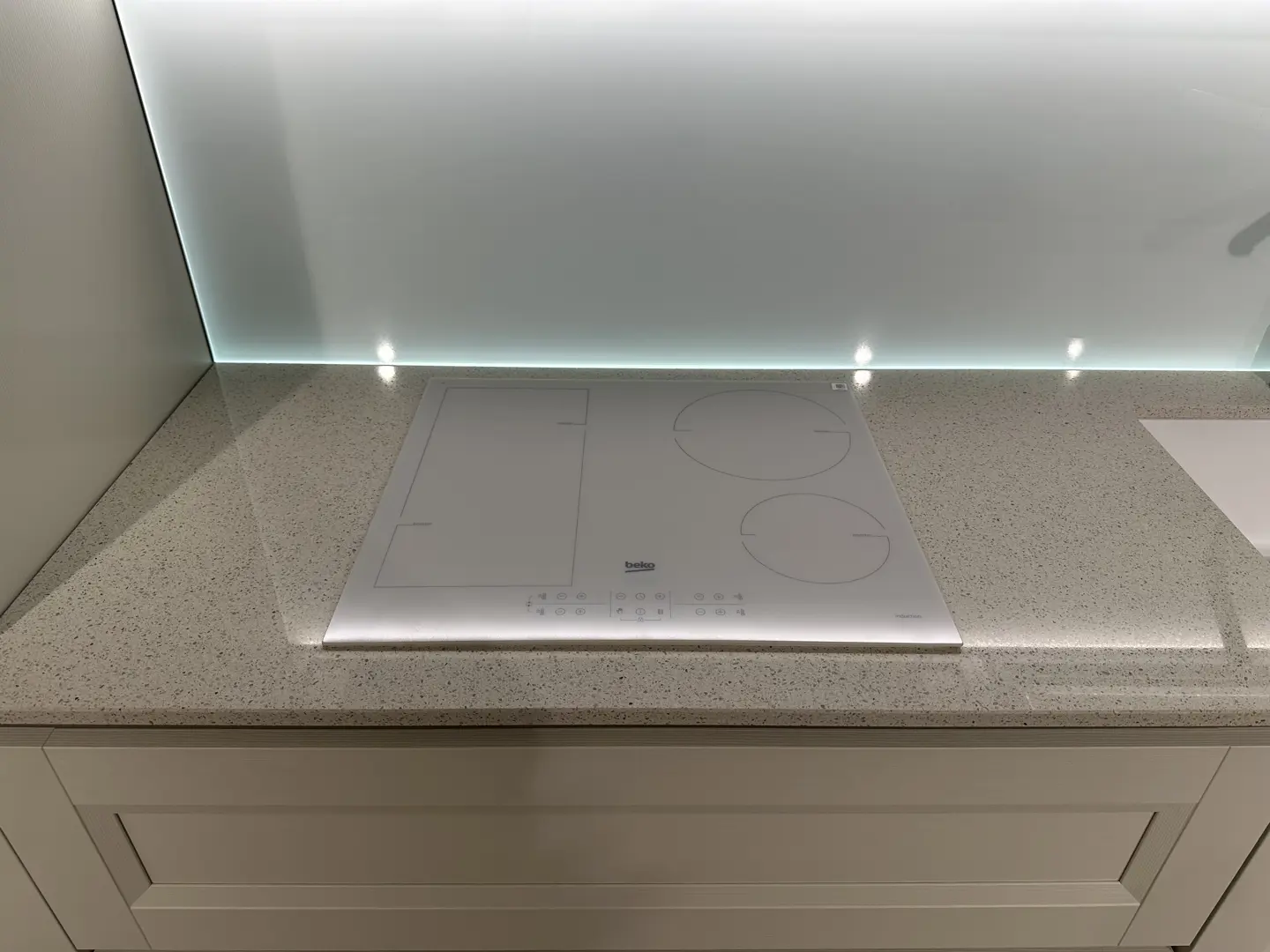 Cucina Asia con isola - Forma Cucine