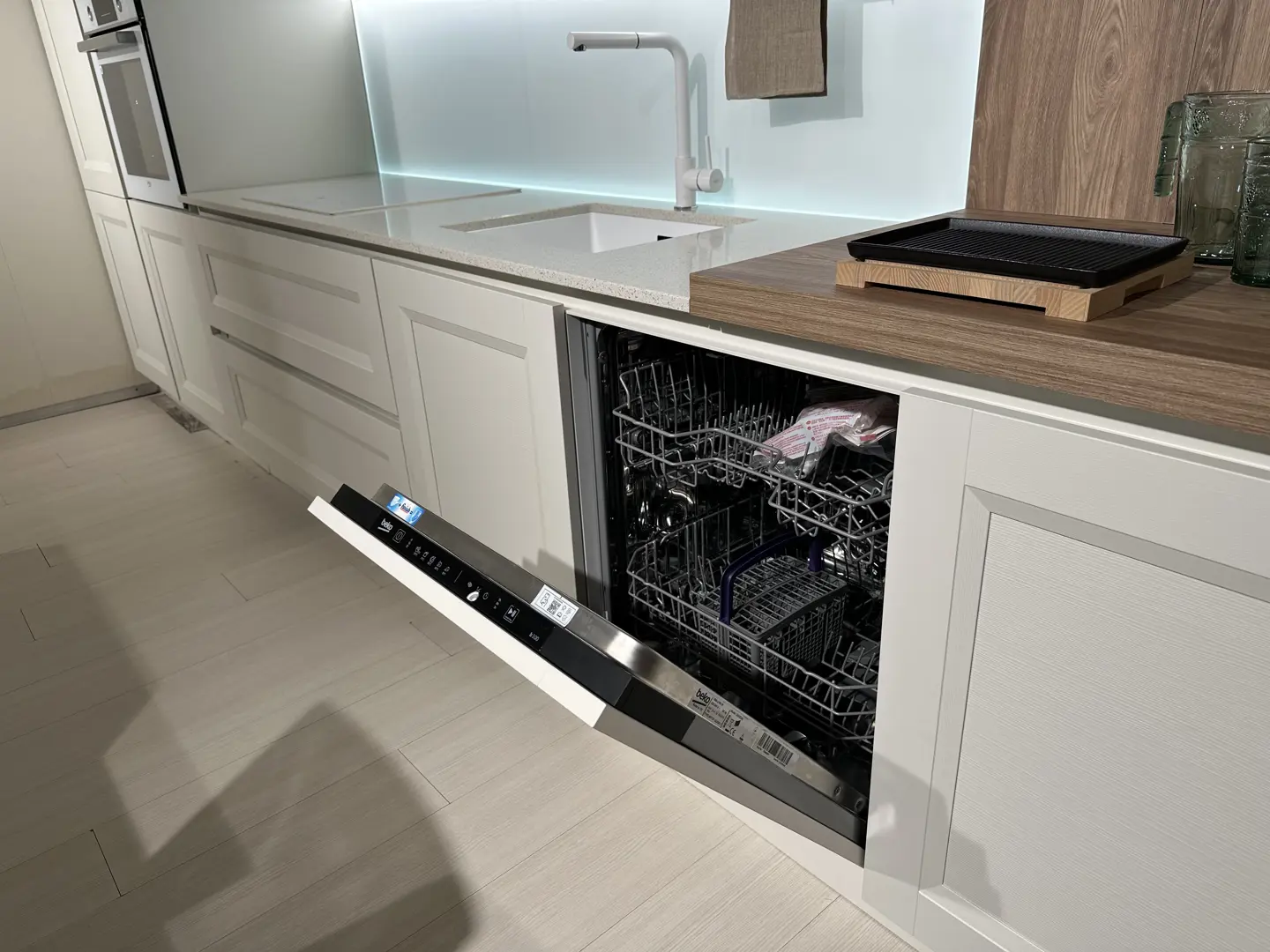 Cucina Asia con isola - Forma Cucine