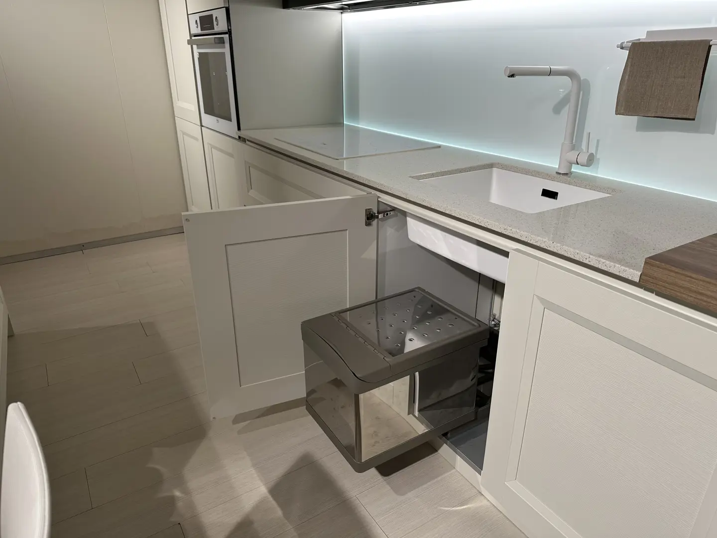 Cucina Asia con isola - Forma Cucine