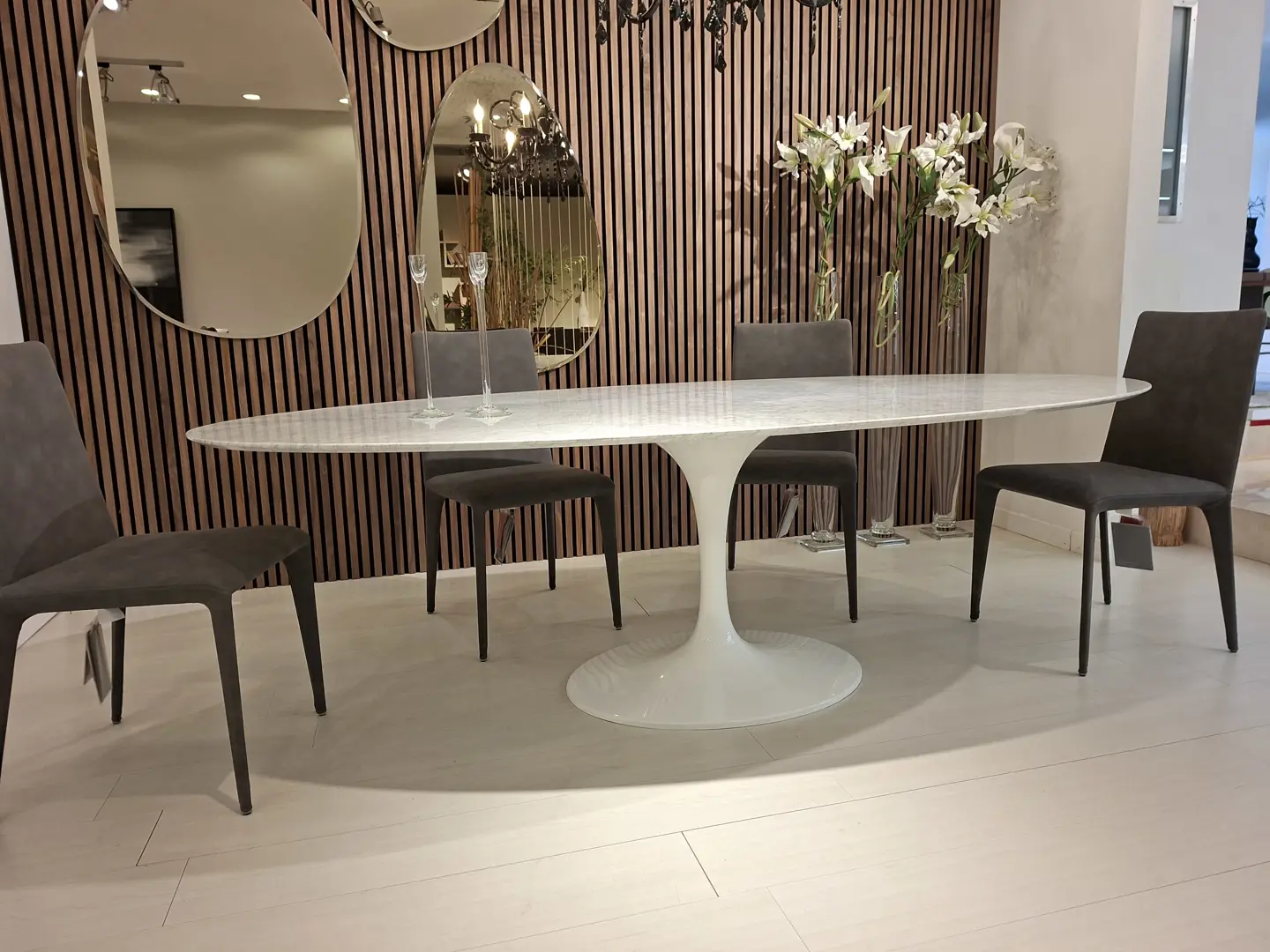 Tavolo Alivar Saarinenn