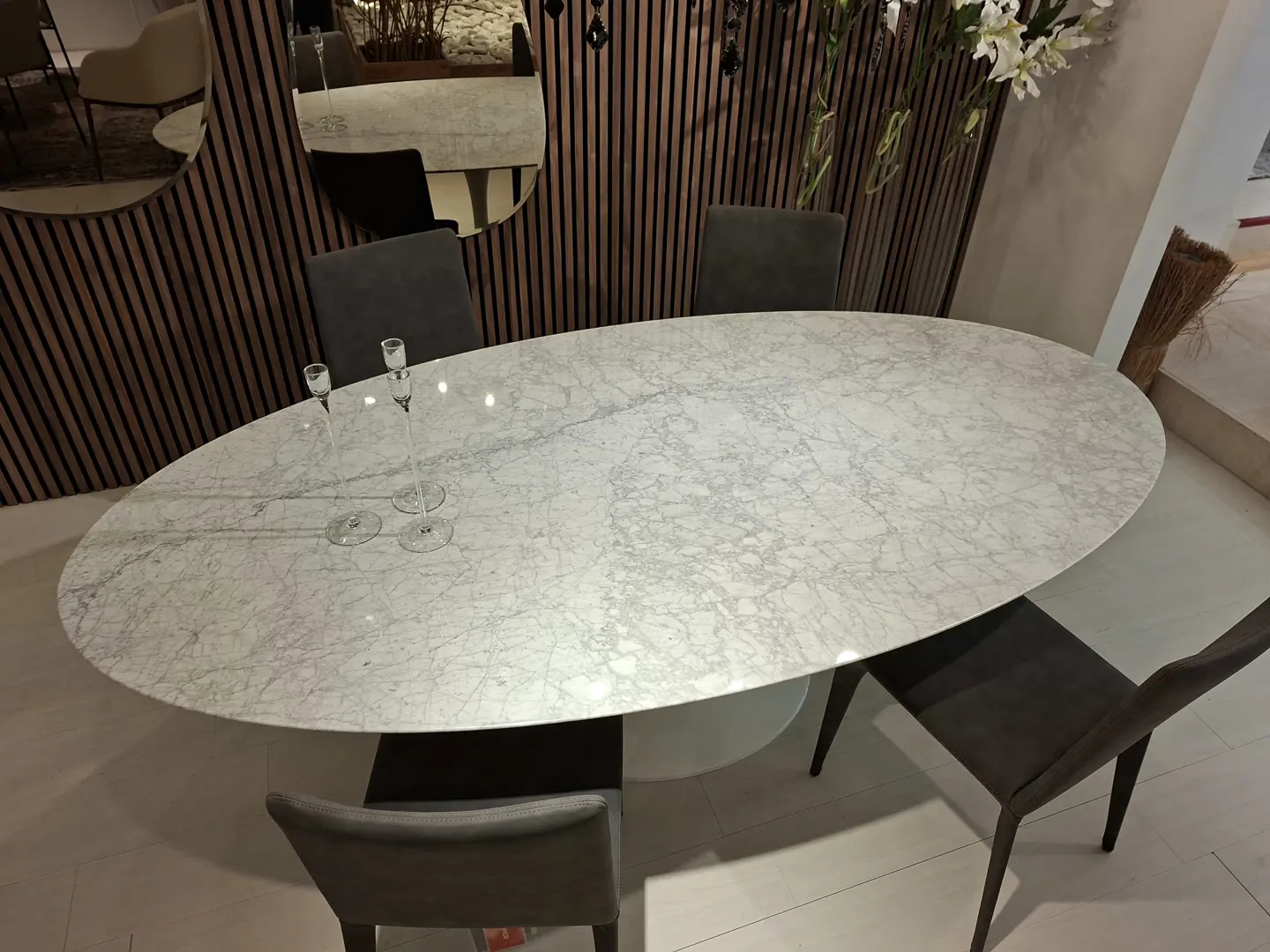 Tavolo Alivar Saarinenn