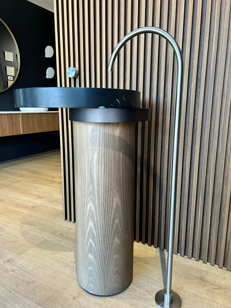 Lavabo Eccentrico freestanding