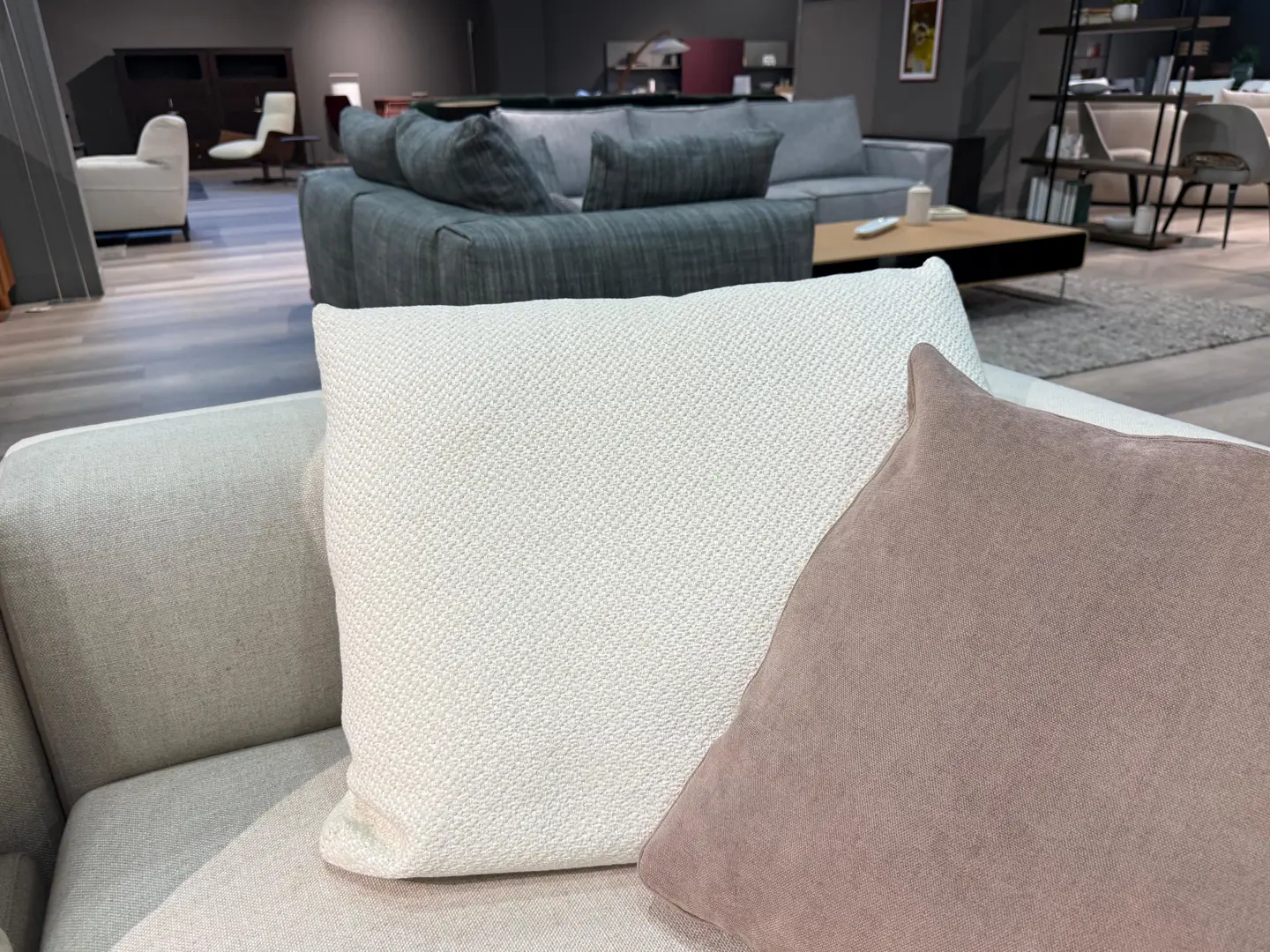 Divano Flexform Lario