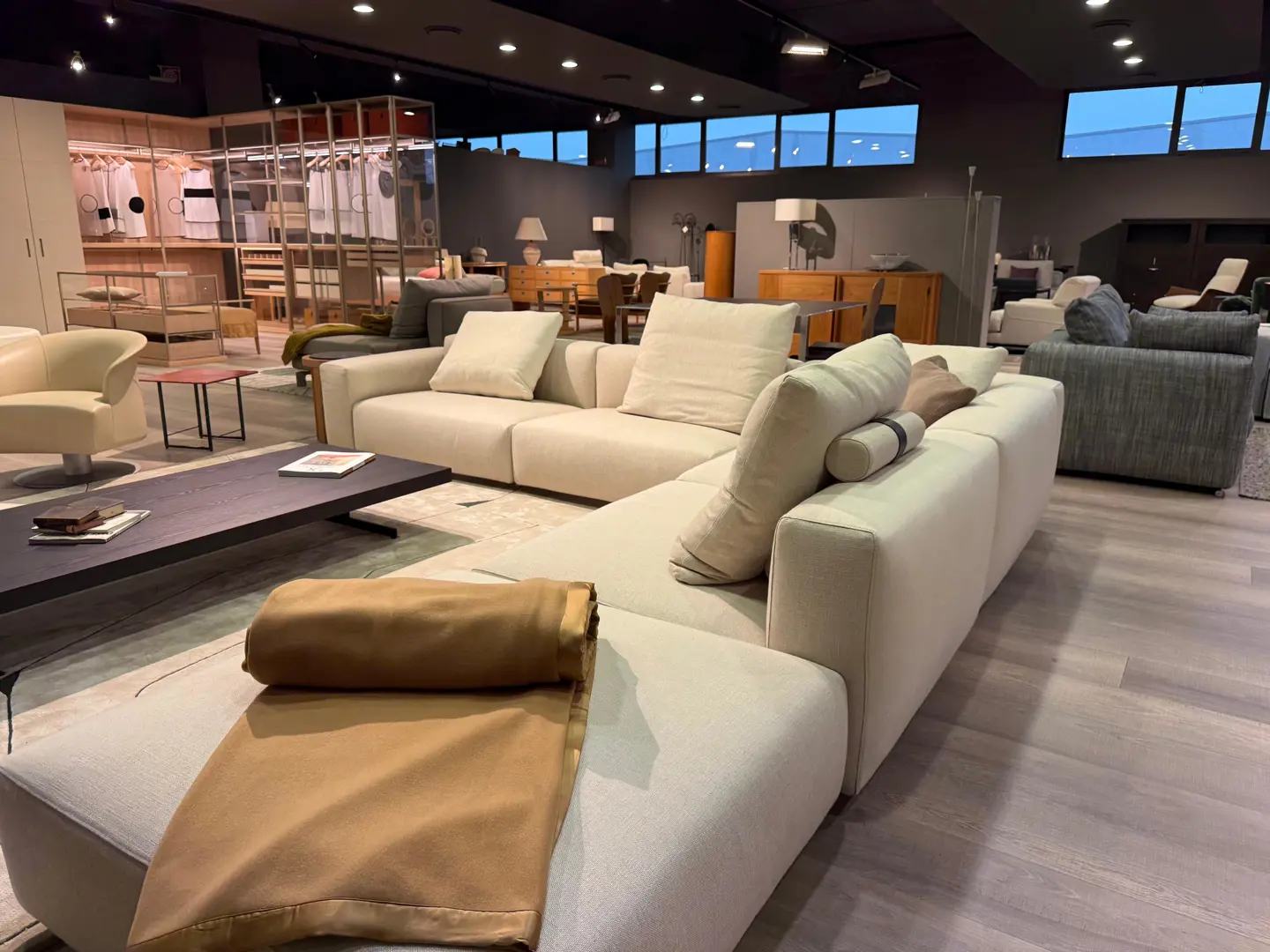 Divano Flexform Lario