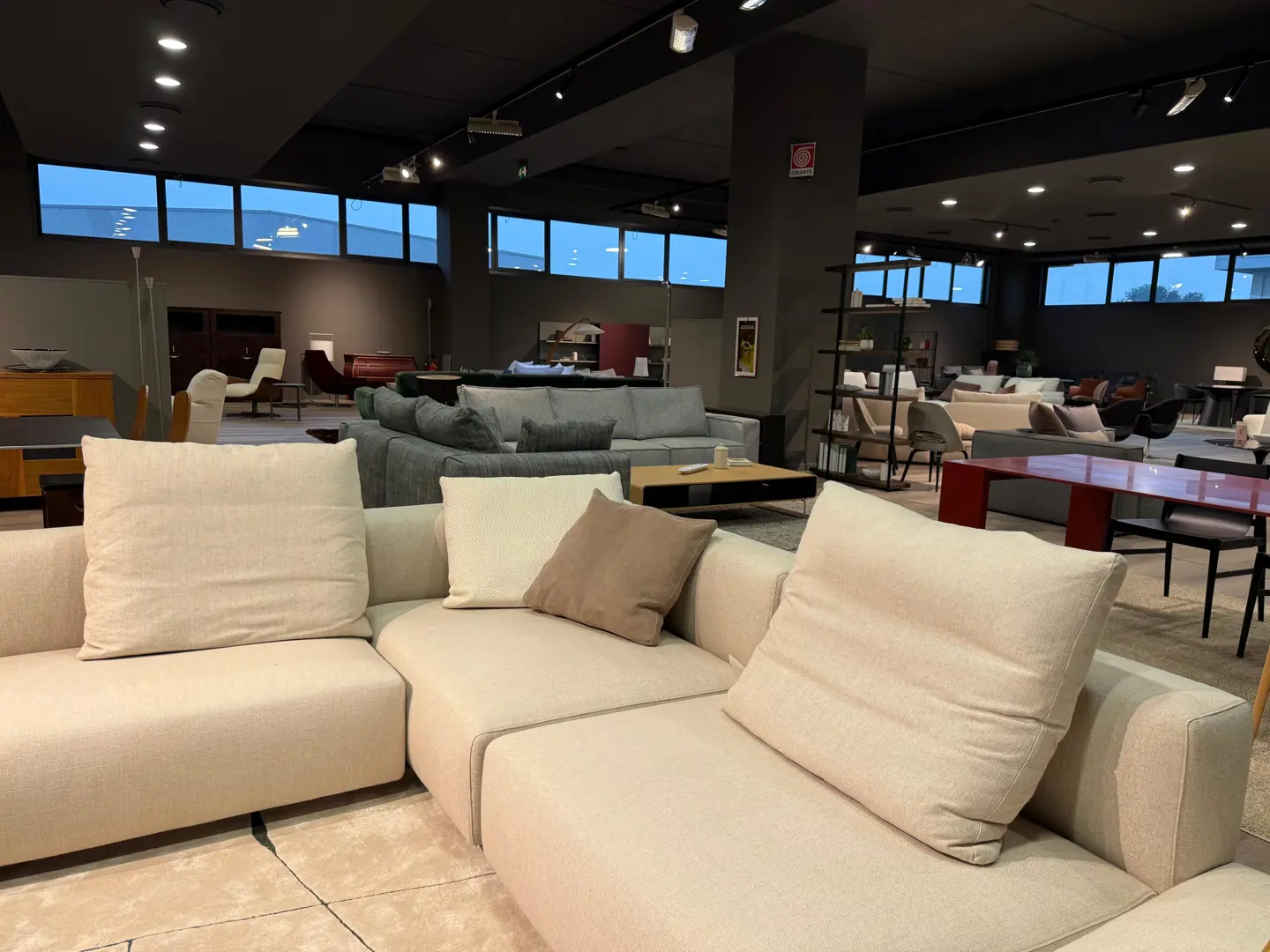 Divano Flexform Lario