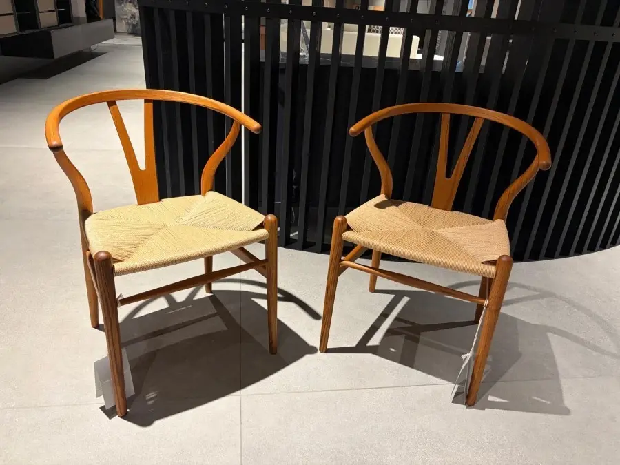 Sedia con braccioli Carl Hansen & Søn CH24