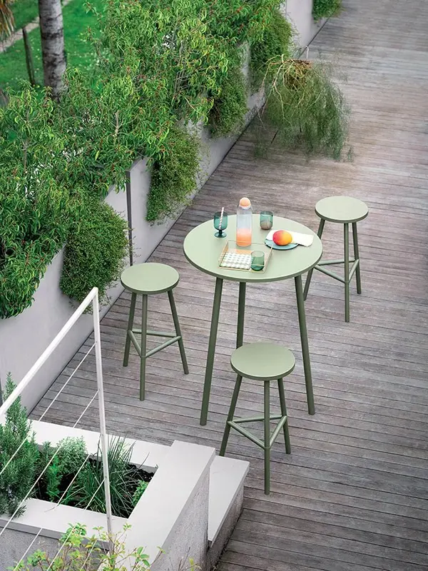 Sgabello Outdoor Hug