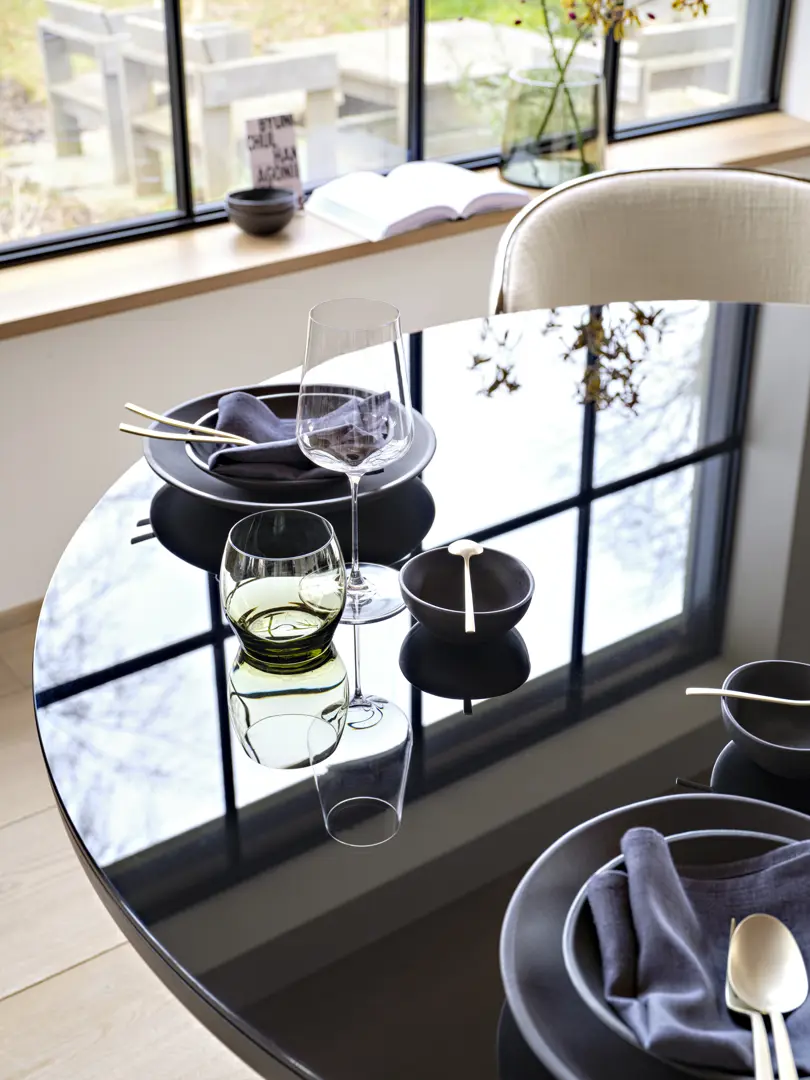 Tavolo Bell Dining