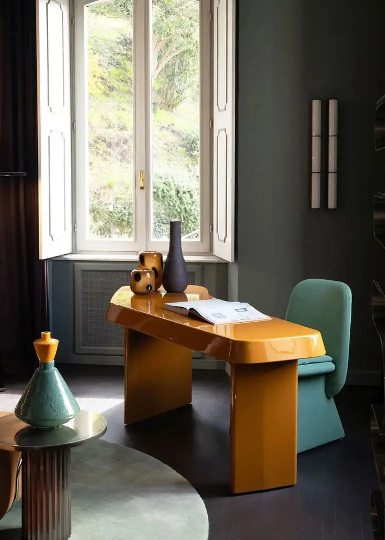 Aegates Desk