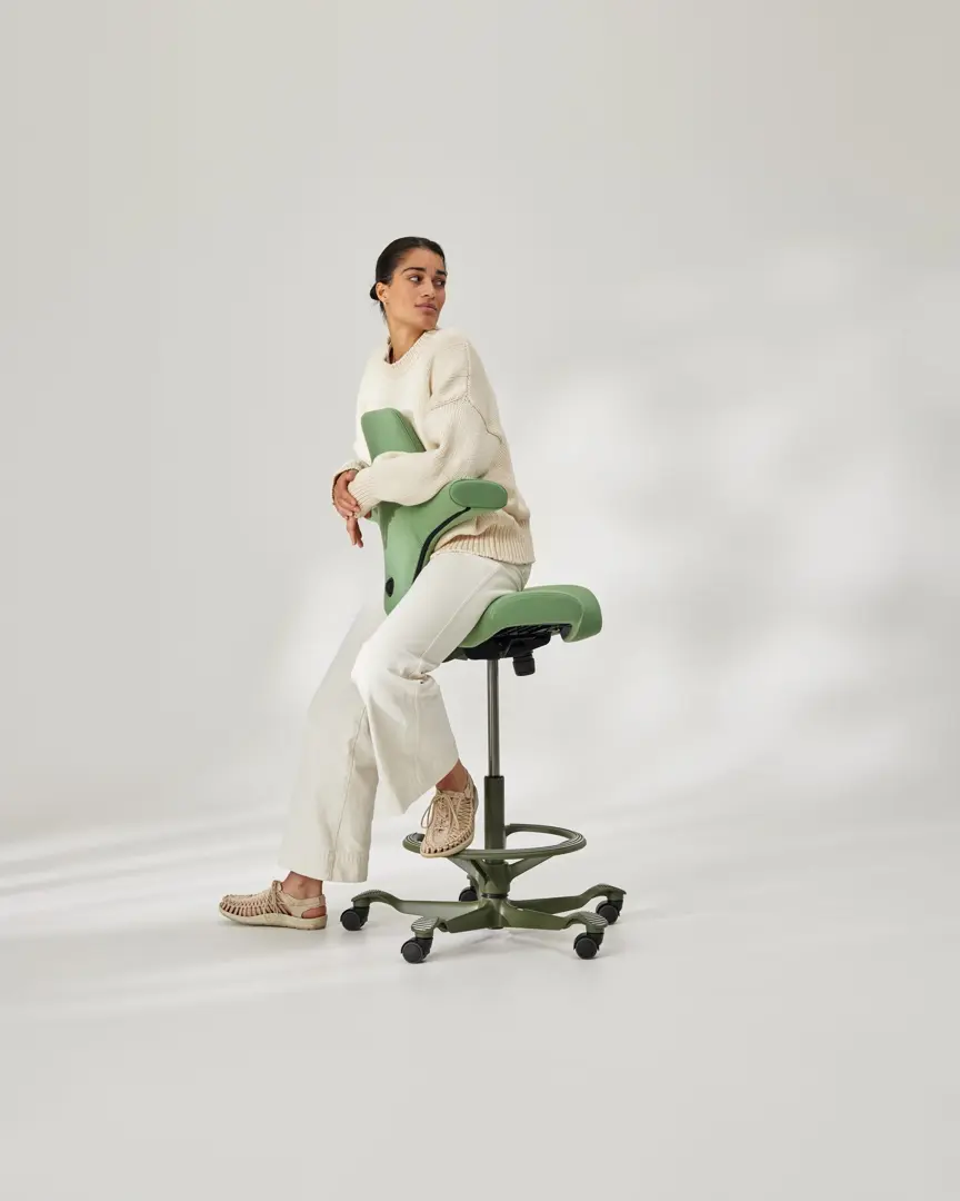 Poltroncina Capisco 8126