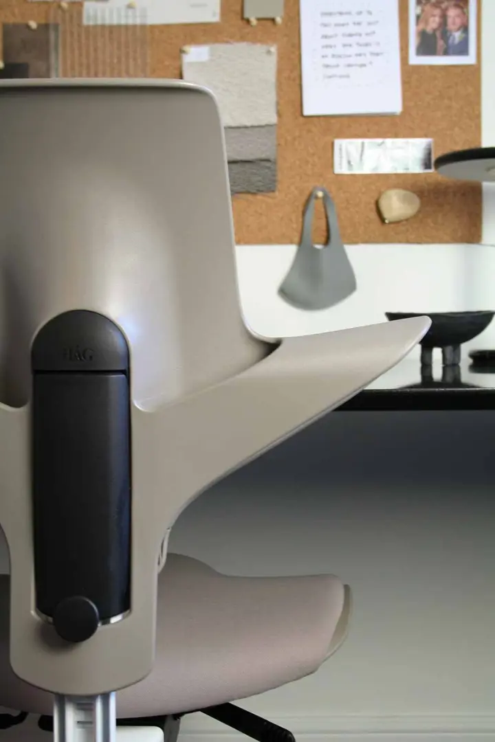 Poltroncina Capisco Puls 8020