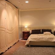 Camera da letto classica completa