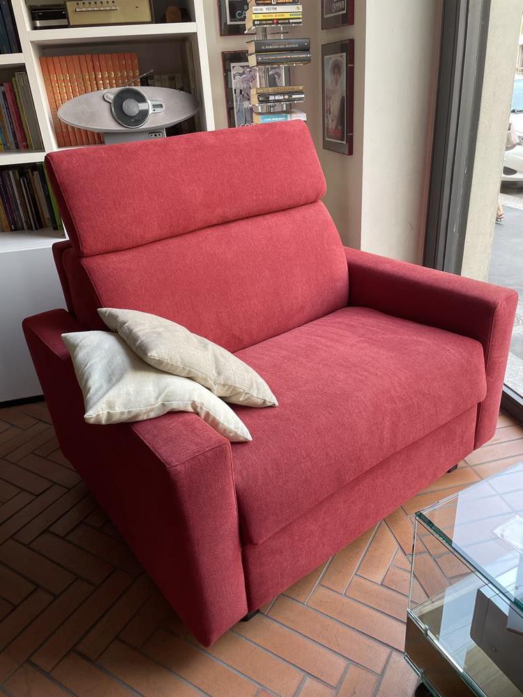 POLTRONA LETTO CON POGGIATESTA MOBILE E CONTENITOR