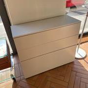 cassettiera laccata a profondità ridotta